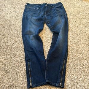 Ankle legging with zippers